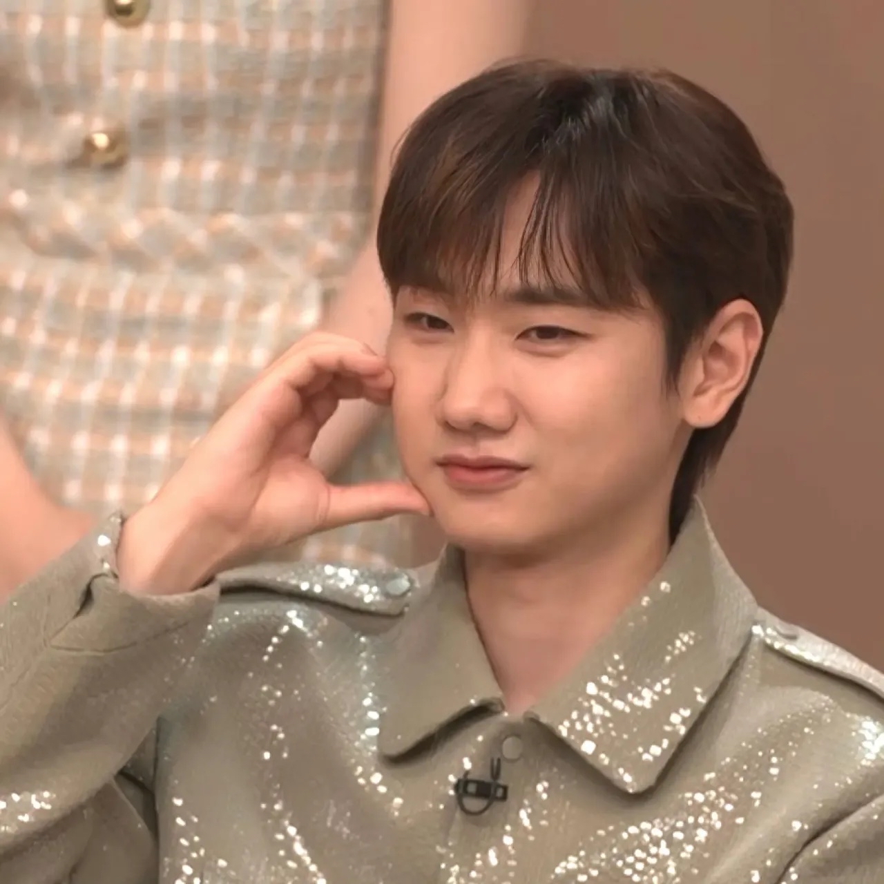 问鼎-关于美国队观众热烈欢呼！，Rookie迎来十二赛季出色发挥比赛高潮迭起的信息