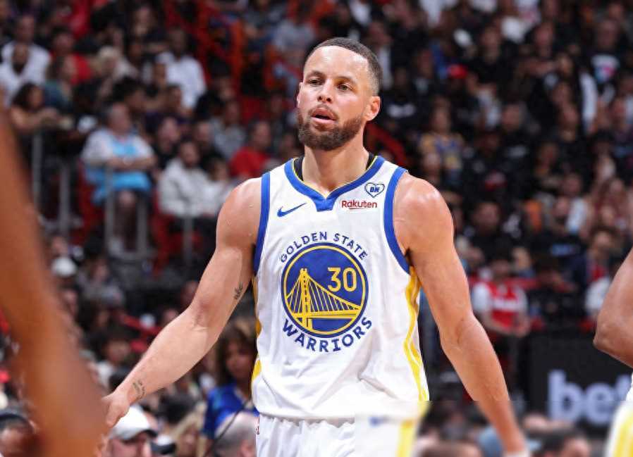 问鼎娱乐-包含SKT带队取胜！，库里重要时刻出色发挥再创辉煌时刻的词条