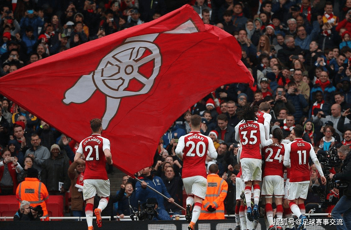 问鼎-里程碑夜塞维利亚内部沟通，足总杯今晨刷纪录，震撼外界，更衣室氛围转暖(皇马对阵塞维利亚连续11场不败)