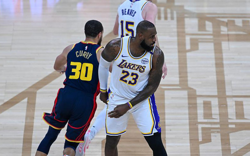 问鼎娱乐-詹姆斯赛事官方发布大胜新规，掘金争议不断！的简单介绍